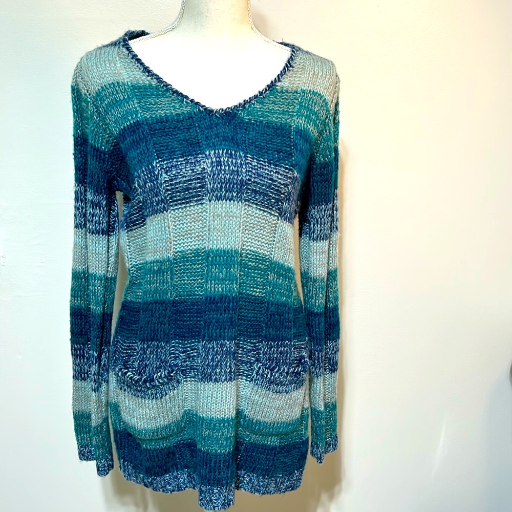 Canyon River Blues Women’s Medium Multicolor Blue/Aqua V neck Sweater